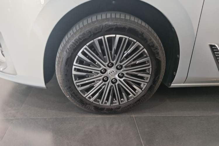 Used Buick GL8 New Energy 2024 Lu Zun Deluxe Edition 7-Seater Left Front Wheel Hub