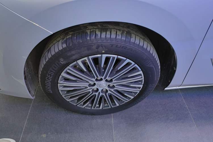 Used Buick GL8 New Energy 2024 Lu Zun Smart Edition 7-Seater Left Front Wheel Hub