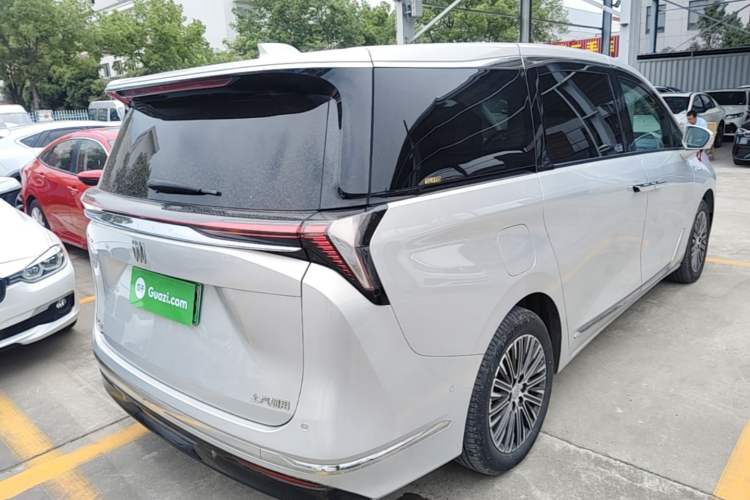Used Buick GL8 New Energy 2024 Lu Zun Luxury Edition 7-Seater Rear Right 45 Deg
