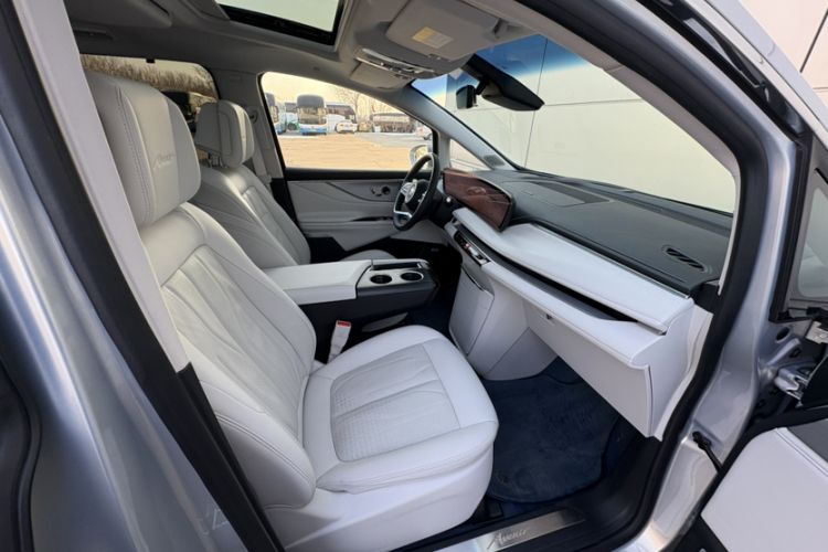 Used Buick GL8 New Energy 2024 Lu Zun Deluxe Edition 7-Seater Right Front Seat