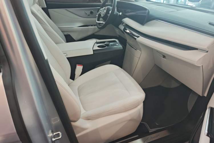 Used Buick GL8 New Energy 2024 Lu Zun Deluxe Edition 7-Seater Right Front Seat