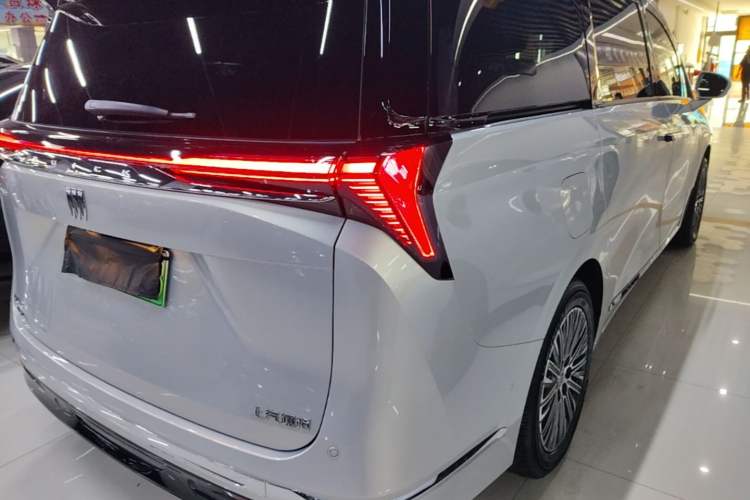 Used Buick GL8 New Energy 2024 Lu Zun Luxury Edition 6-Seater Right Rear Taillight