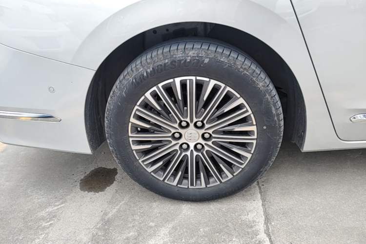 Used Buick GL8 New Energy 2024 Lu Zun Luxury Edition 7-Seater Right Rear Wheel Hub