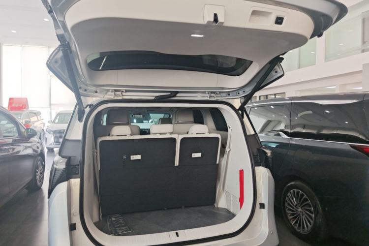 Used Buick GL8 New Energy 2024 Lu Zun Deluxe Edition 7-Seater Trunk
