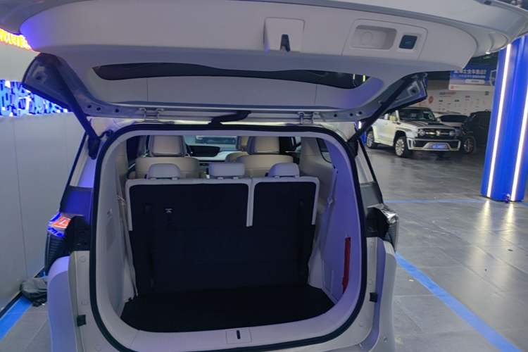 Used Buick GL8 New Energy 2024 Lu Zun Smart Edition 7-Seater Trunk