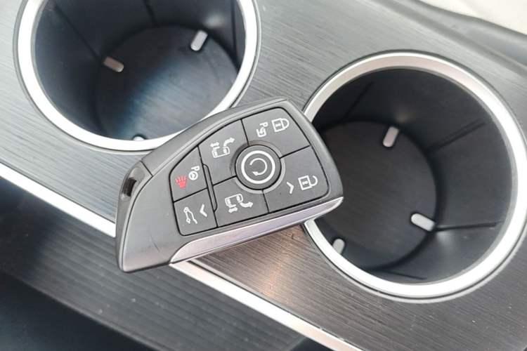 Used Buick GL8 New Energy 2024 Lu Zun Luxury Edition 7-Seater Vehicle Key