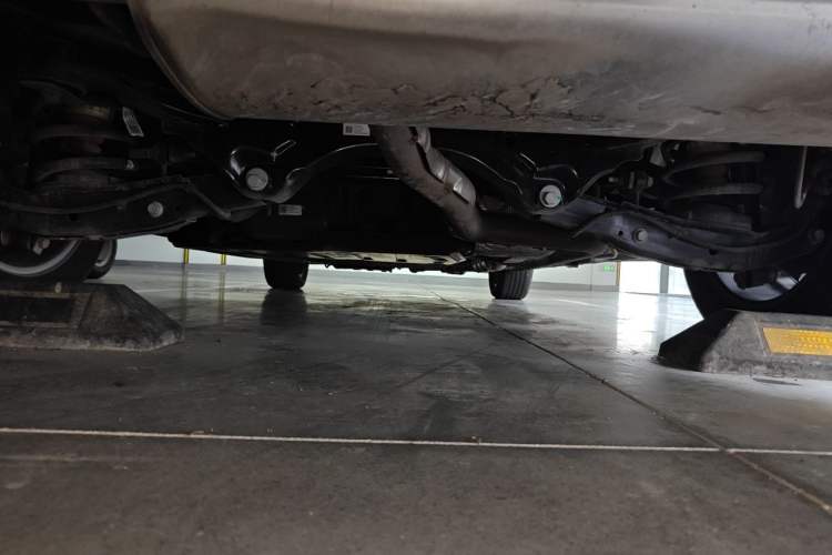 Used Buick GL8 New Energy 2024 Lu Zun Luxury Edition 7-Seater Chassis Rear