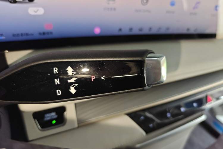 Used Buick GL8 New Energy 2024 Lu Zun Luxury Edition 7-Seater Gear Lever