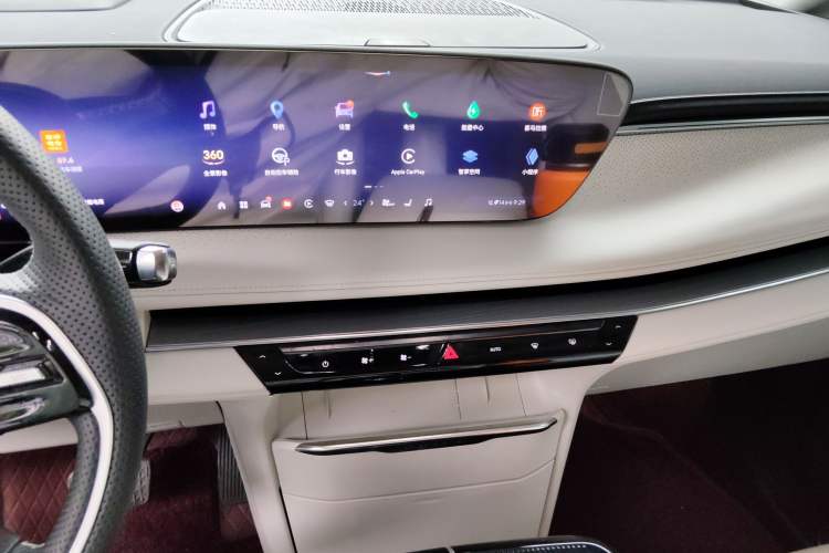 Used Buick GL8 New Energy 2024 Lu Zun Luxury Edition 7-Seater Audio And AC Panel