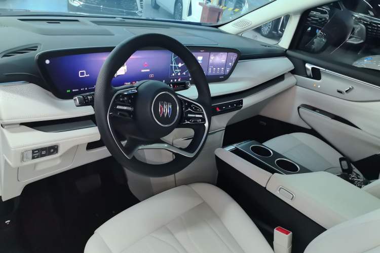 Used Buick GL8 New Energy 2024 Lu Zun Deluxe Edition 7-Seater Center Console