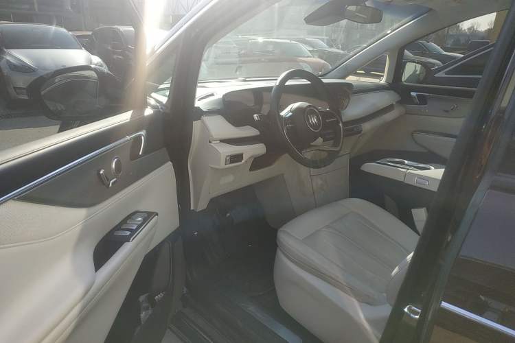 Used Buick GL8 New Energy 2024 Lu Zun Smart Edition 7-Seater Driver Seat