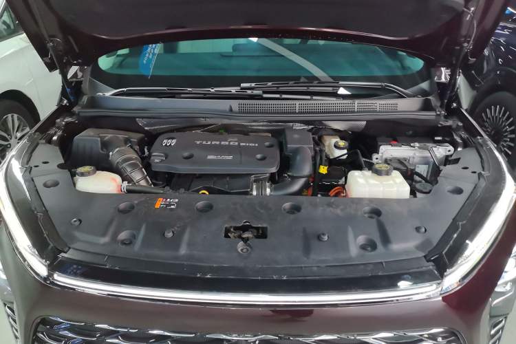 Used Buick GL8 New Energy 2024 Lu Zun Deluxe Edition 7-Seater Engine Bay