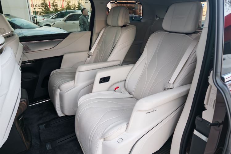 Used Buick GL8 New Energy 2024 Lu Zun Luxury Edition 7-Seater Interior 12