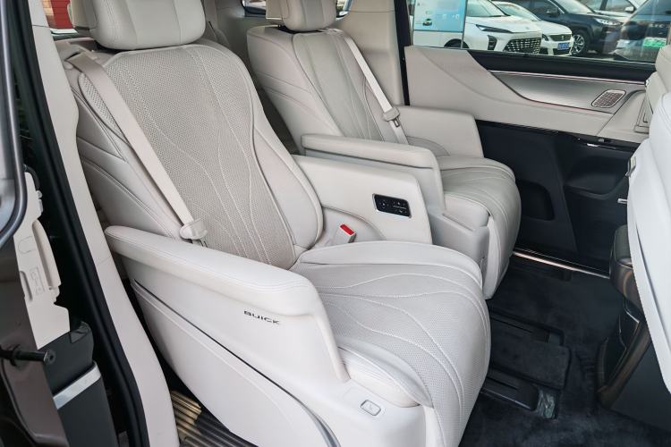 Used Buick GL8 New Energy 2024 Lu Zun Luxury Edition 7-Seater Interior 14
