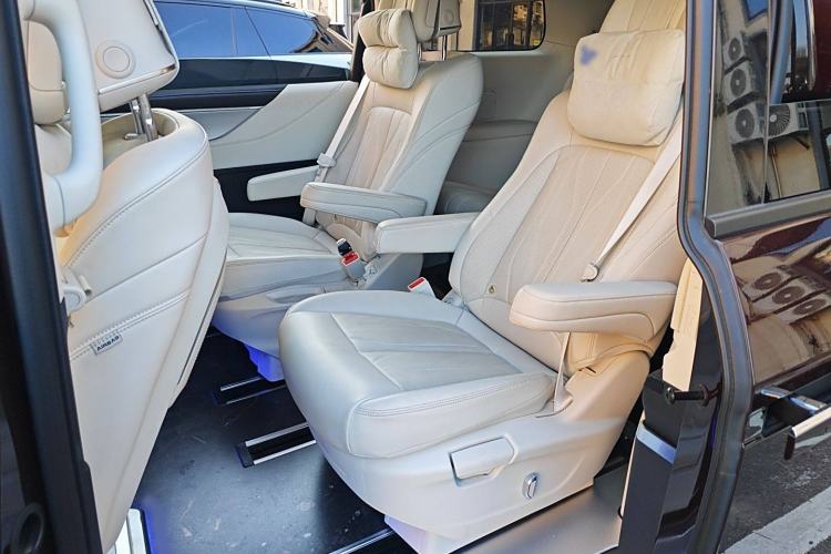 Used Buick GL8 New Energy 2024 Lu Zun Smart Edition 7-Seater Interior 4