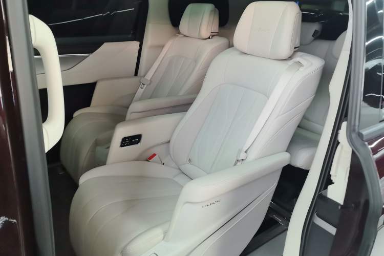 Used Buick GL8 New Energy 2024 Lu Zun Deluxe Edition 7-Seater Left Rear Seat