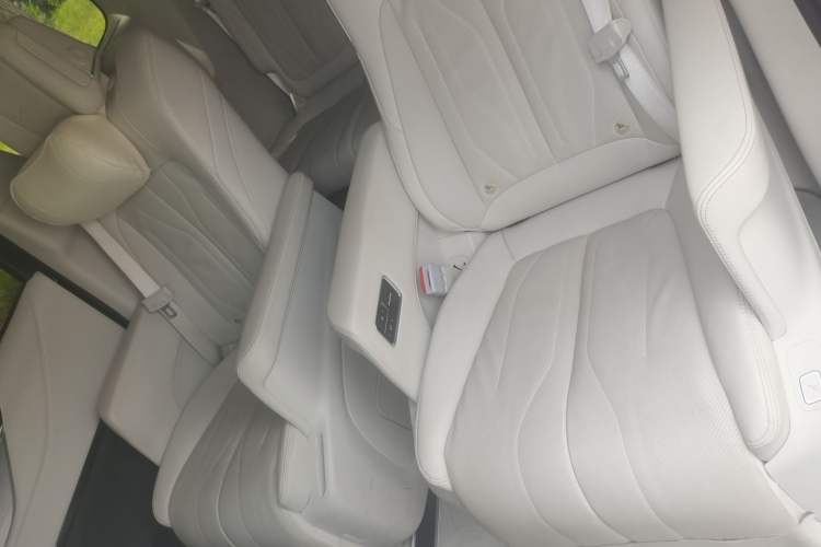 Used Buick GL8 New Energy 2024 Lu Zun Deluxe Edition 7-Seater Left Rear Seat
