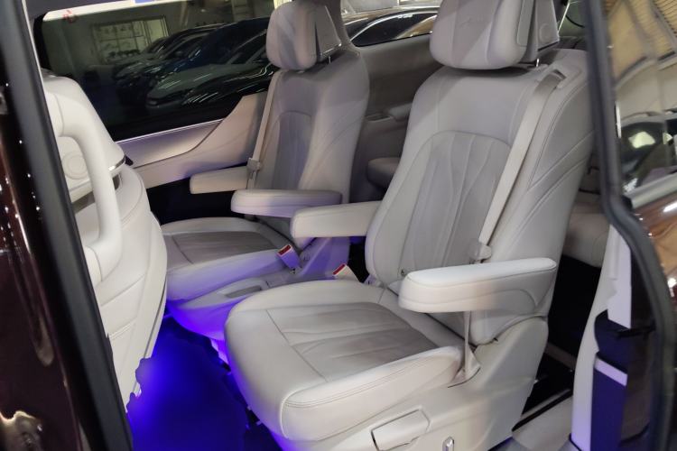 Used Buick GL8 New Energy 2024 Lu Zun Smart Edition 7-Seater Left Rear Seat