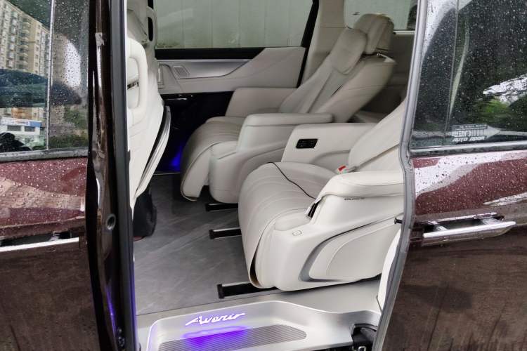 Used Buick GL8 New Energy 2024 Lu Zun Luxury Edition 7-Seater Left Rear Seat