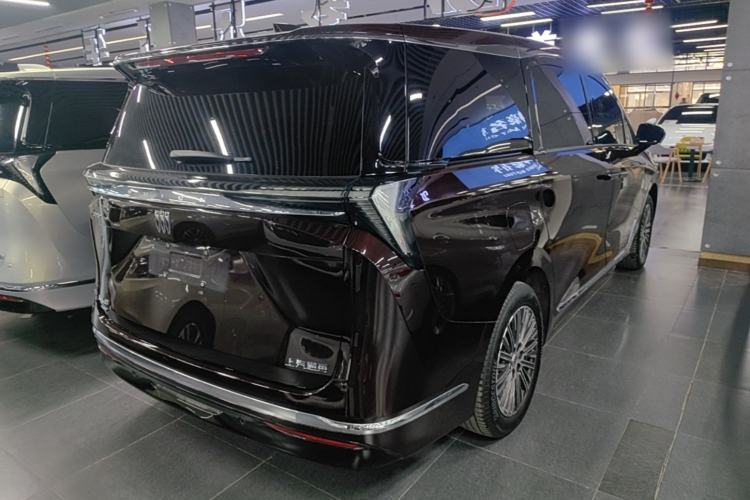 Used Buick GL8 New Energy 2024 Lu Zun Deluxe Edition 7-Seater Rear Right 45 Deg
