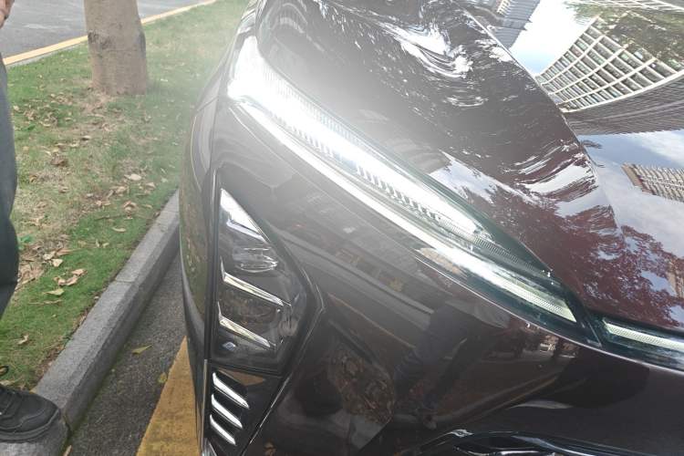 Used Buick GL8 New Energy 2024 Lu Zun Smart Edition 7-Seater Right Front Headlight