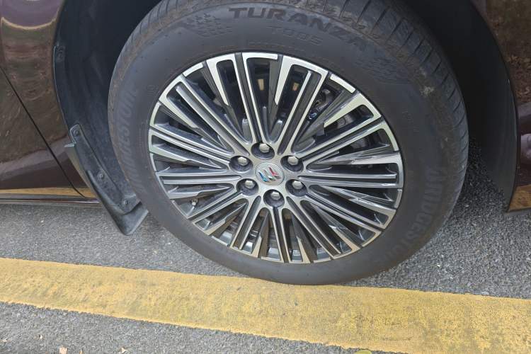 Used Buick GL8 New Energy 2024 Lu Zun Smart Edition 7-Seater Right Front Wheel Hub