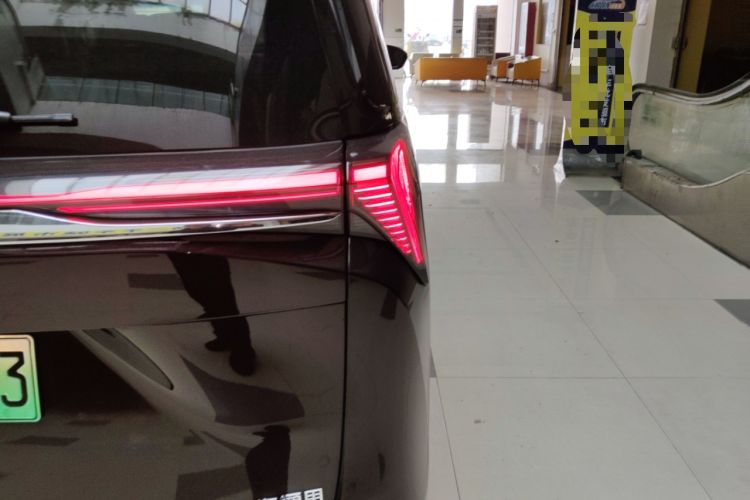 Used Buick GL8 New Energy 2024 Lu Zun Smart Edition 7-Seater Right Rear Taillight