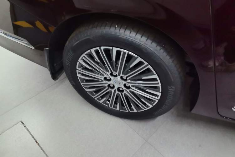 Used Buick GL8 New Energy 2024 Lu Zun Deluxe Edition 7-Seater Right Rear Wheel Hub