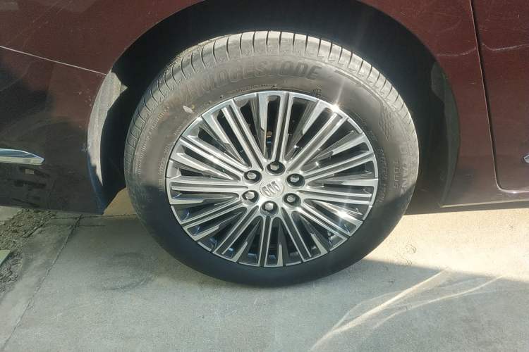 Used Buick GL8 New Energy 2024 Lu Zun Smart Edition 7-Seater Right Rear Wheel Hub