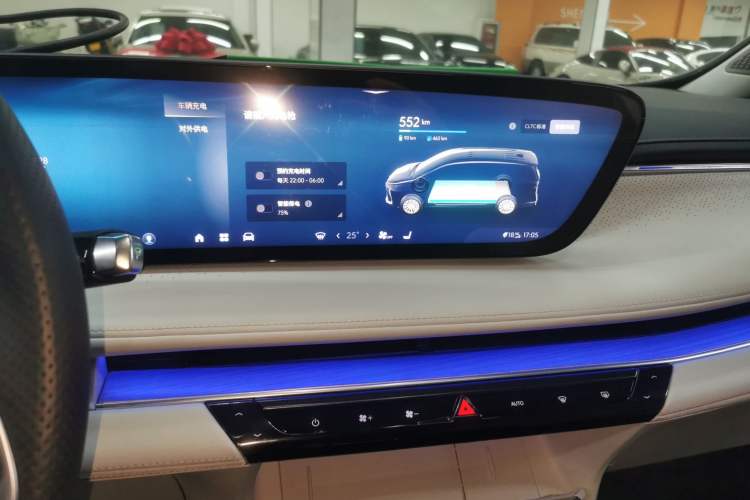 Used Buick GL8 New Energy 2024 Lu Zun Luxury Edition 7-Seater Audio And AC Panel
