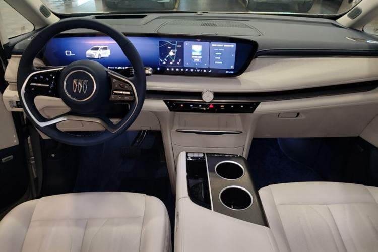 Used Buick GL8 New Energy 2024 Lu Zun Luxury Edition 6-Seater Center Console
