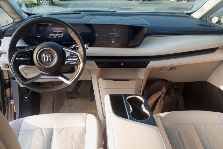 Used Buick GL8 New Energy 2024 Lu Zun Luxury Edition 7-Seater Center Console