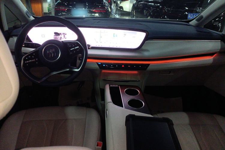 Used Buick GL8 New Energy 2024 Lu Zun Luxury Edition 6-Seater Center Console