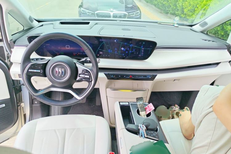 Used Buick GL8 New Energy 2024 Lu Zun Luxury Edition 7-Seater Center Console
