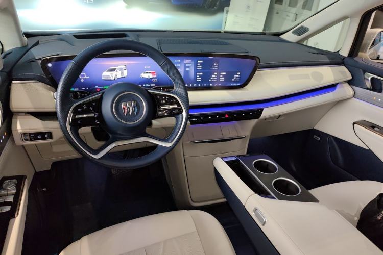 Used Buick GL8 New Energy 2024 Lu Zun Luxury Edition 6-Seater Center Console