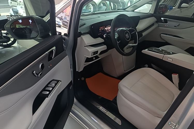 Used Buick GL8 New Energy 2024 Lu Zun Deluxe Edition 7-Seater Driver Seat