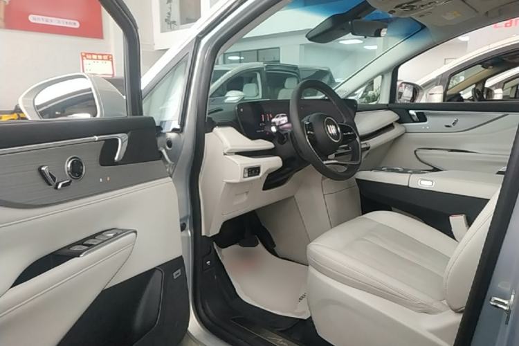 Used Buick GL8 New Energy 2024 Lu Zun Deluxe Edition 7-Seater Driver Seat