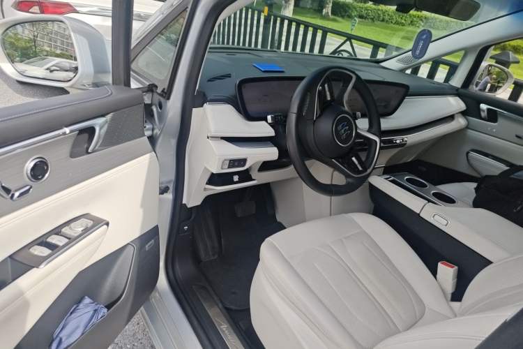 Used Buick GL8 New Energy 2024 Lu Zun Deluxe Edition 7-Seater Driver Seat
