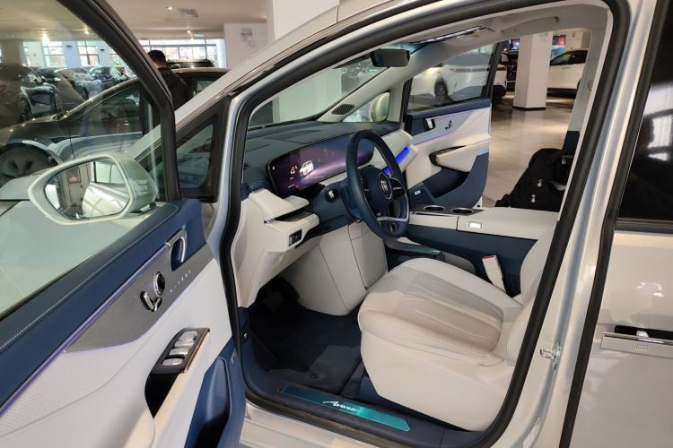 Used Buick GL8 New Energy 2024 Lu Zun Luxury Edition 6-Seater Driver Seat