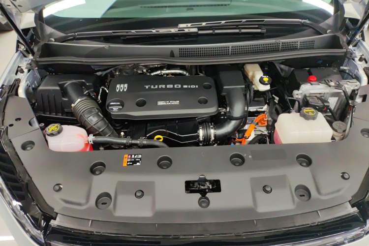 Used Buick GL8 New Energy 2024 Lu Zun Luxury Edition 7-Seater Engine Bay