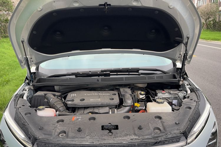 Used Buick GL8 New Energy 2024 Lu Zun Luxury Edition 7-Seater Engine Bay