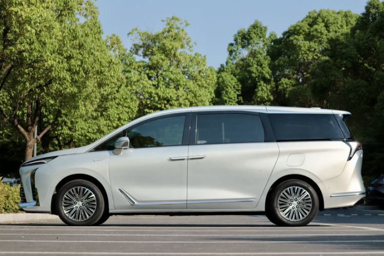 Used Buick GL8 New Energy 2024 Lu Zun Luxury Edition 7-Seater Exterior 6