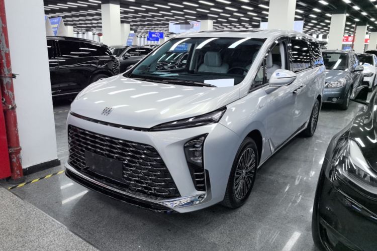 Used Buick GL8 New Energy 2024 Lu Zun Deluxe Edition 7-Seater Front Left 45 Deg