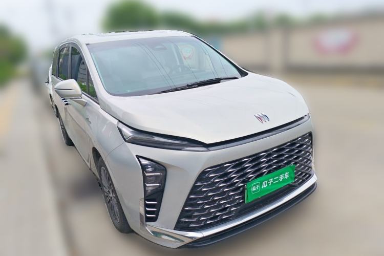 Used Buick GL8 New Energy 2024 Lu Zun Luxury Edition 7-Seater Front Right 45 Deg