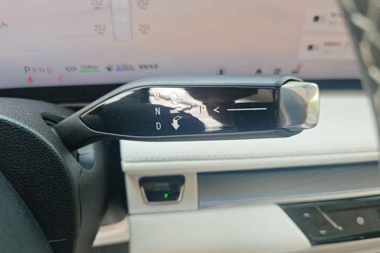 Used Buick GL8 New Energy 2024 Lu Zun Deluxe Edition 7-Seater Gear Lever