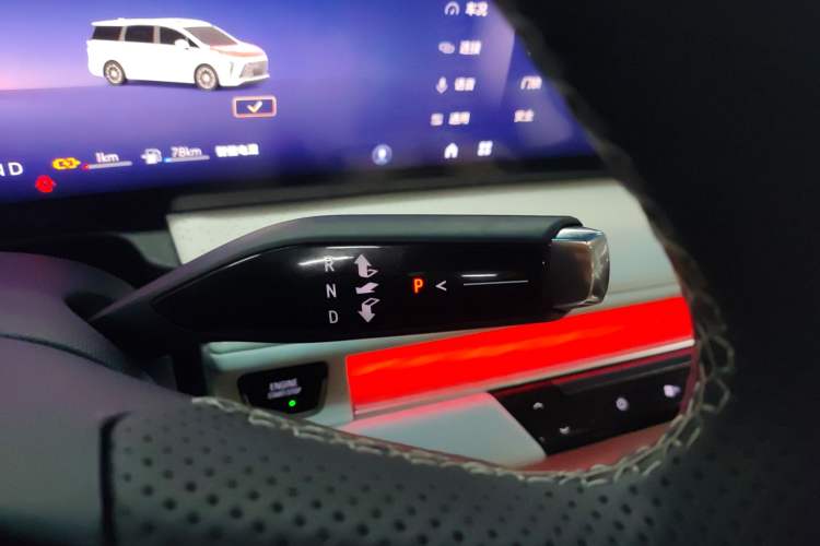Used Buick GL8 New Energy 2024 Lu Zun Luxury Edition 7-Seater Gear Lever
