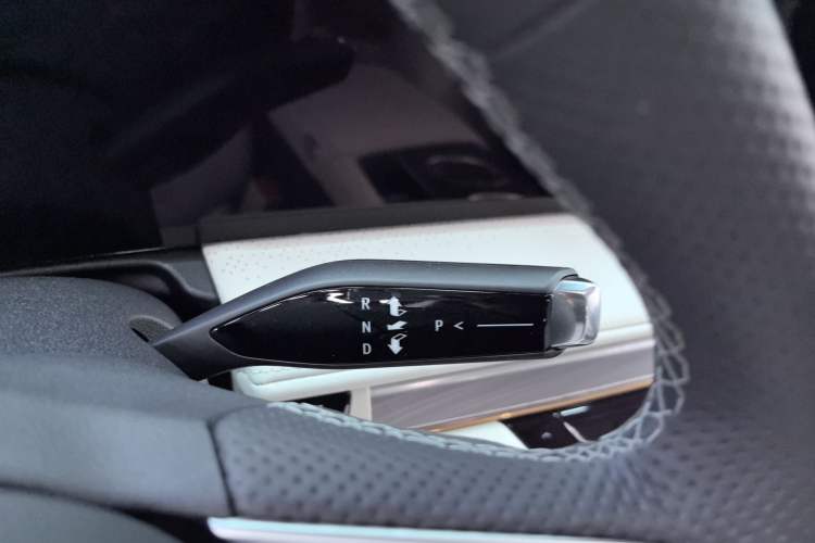 Used Buick GL8 New Energy 2024 Lu Zun Deluxe Edition 7-Seater Gear Lever