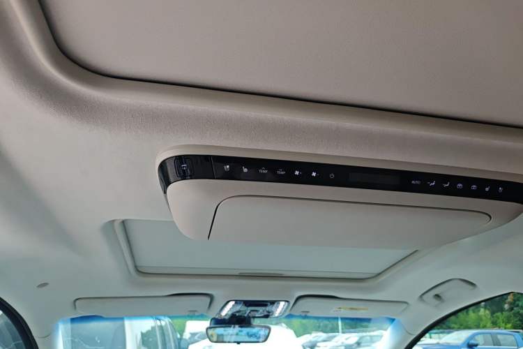 Used Buick GL8 New Energy 2024 Lu Zun Luxury Edition 7-Seater Headliner