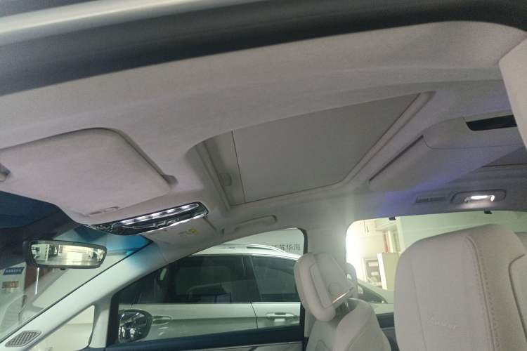 Used Buick GL8 New Energy 2024 Lu Zun Luxury Edition 7-Seater Headliner