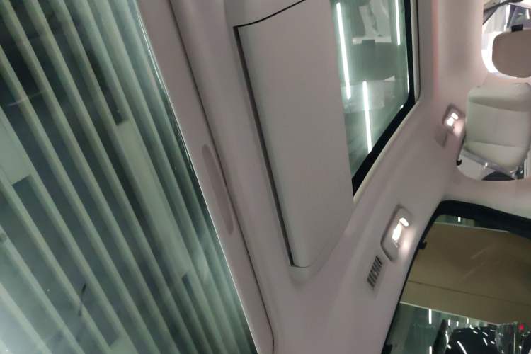 Used Buick GL8 New Energy 2024 Lu Zun Luxury Edition 7-Seater Headliner